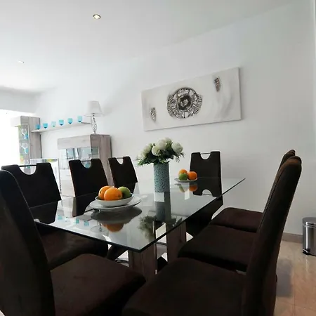 Townhouse On The 1st Line By Altamarhomes * 아데제