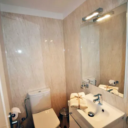 Townhouse On The 1st Line By Altamarhomes Daire Costa Adeje